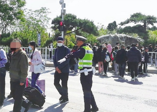 帶著文明出游 人人皆是風景